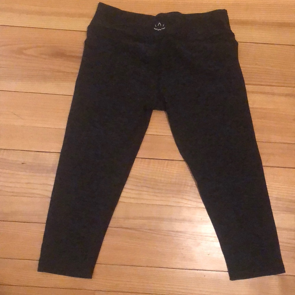 Beyond Yoga cropped pants
